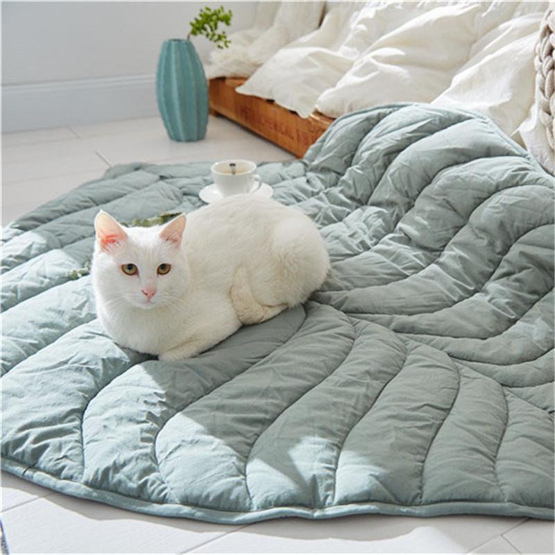 Fashion Creativity Leaf Heart-Shaped Blanket Carpet Summer for Child and Pet Cat Dog Mat Comfort Throw Mat Home Decor Carpet