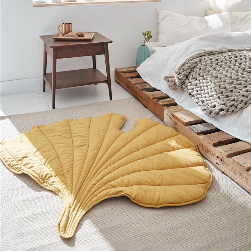 Fashion Creativity Leaf Heart-Shaped Blanket Carpet Summer for Child and Pet Cat Dog Mat Comfort Throw Mat Home Decor Carpet