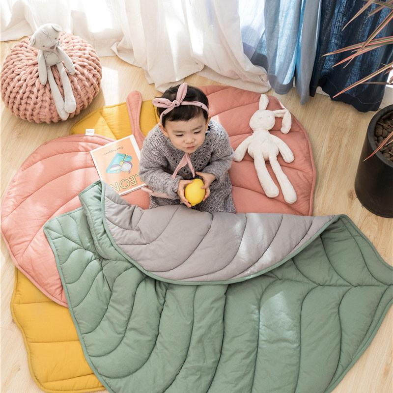 Fashion Creativity Leaf Heart-Shaped Blanket Carpet Summer for Child and Pet Cat Dog Mat Comfort Throw Mat Home Decor Carpet